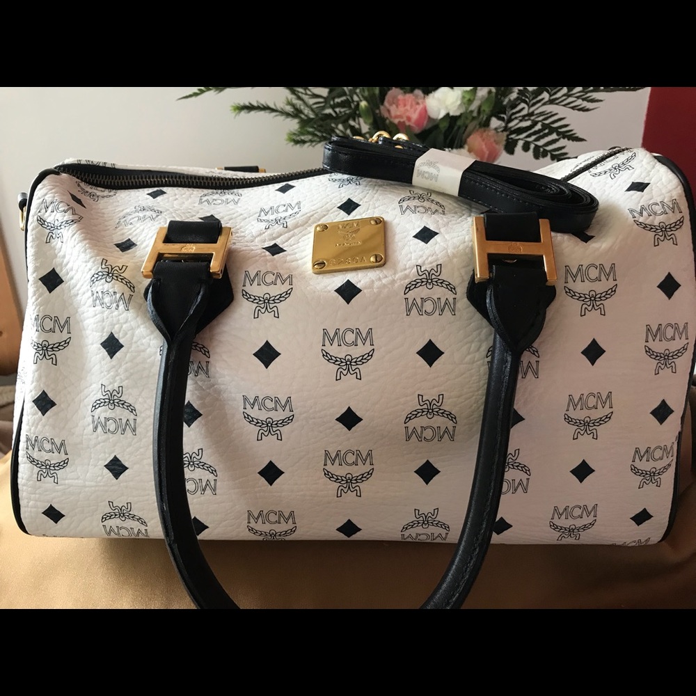 MCM medium tote W/ crossbody strap